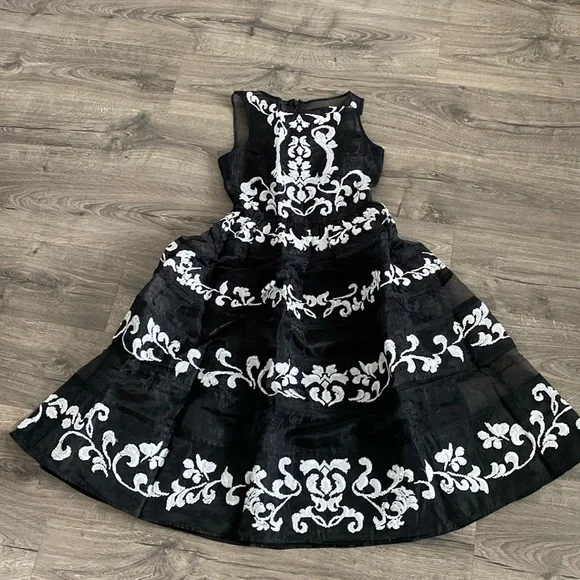open lace back dress Bebe